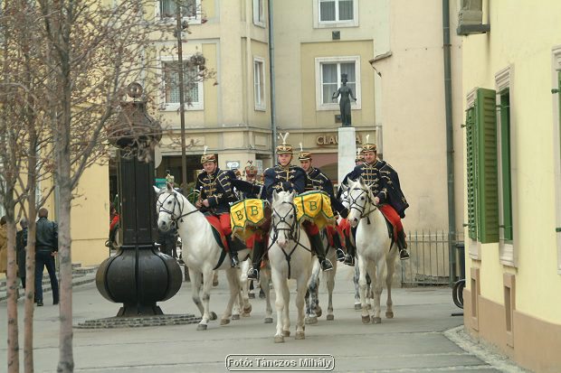 DSCF5193_huszar.jpg