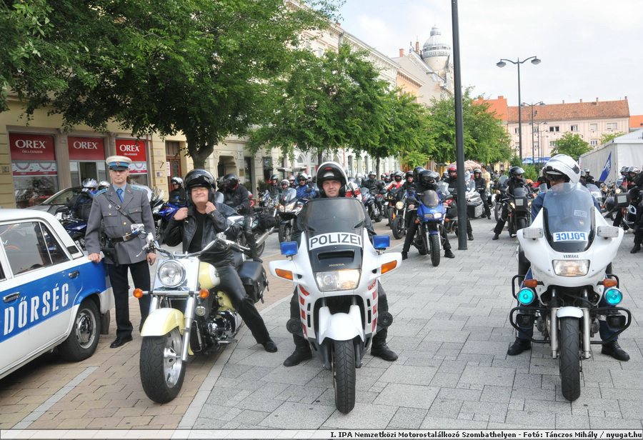 DSC_2919_bal_motoros_vasi_rendorfokapitany.jpg
