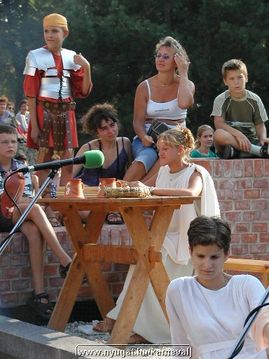 sk2001_tm_450.jpg