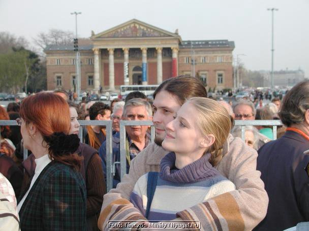 avP4020051_tm.jpg